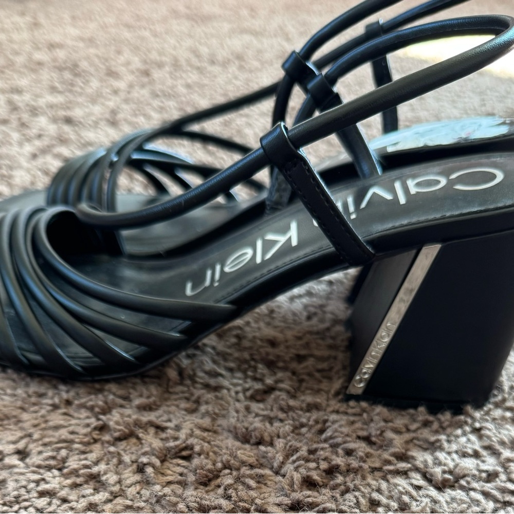 Calvin Klein Holand Black Chunky Heel Sandals Faux Leather Strappy 11 NEW $79 - Picture 2 of 9